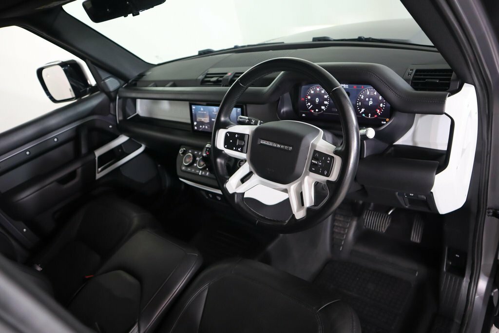 Land Rover Defender 110 2L Hse Black #2