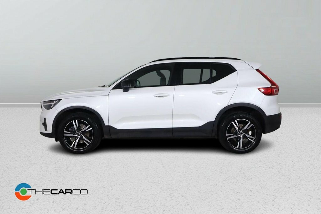 Volvo XC40 2L Plus Dark OU22KPO White #5