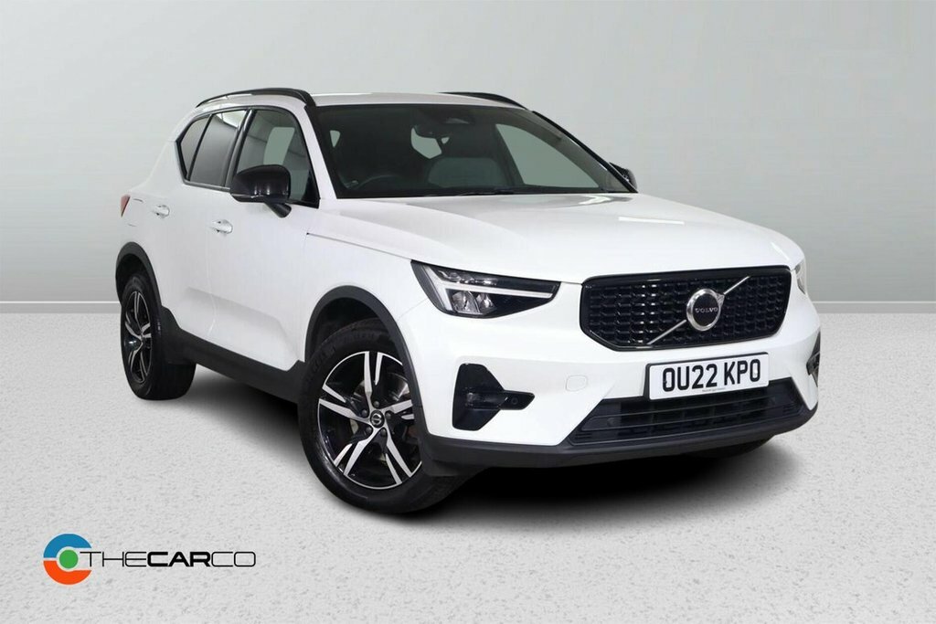 Volvo XC40 2L Plus Dark White