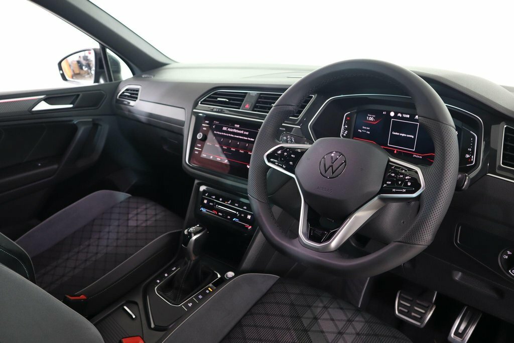 Volkswagen Tiguan 1.5L R-line VK21ZFJ Grey #2