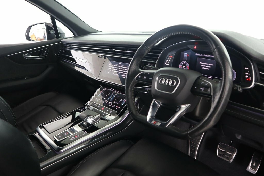 Audi Q7 3L Black Edition HV20AYW White #2