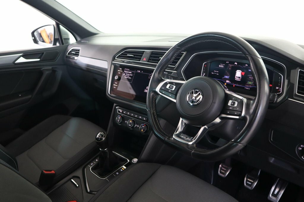 Volkswagen Tiguan 2L R-line Tech PN69FEP Silver #2