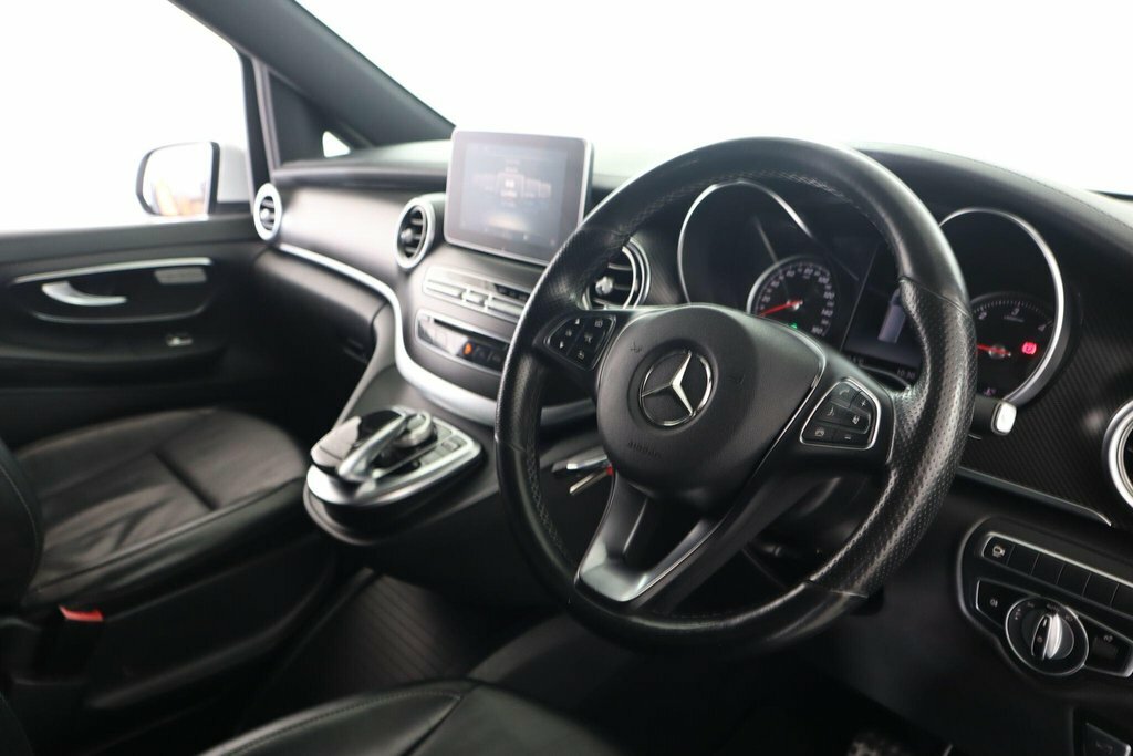 Mercedes-Benz V Class 2.2L Amg Line White #2