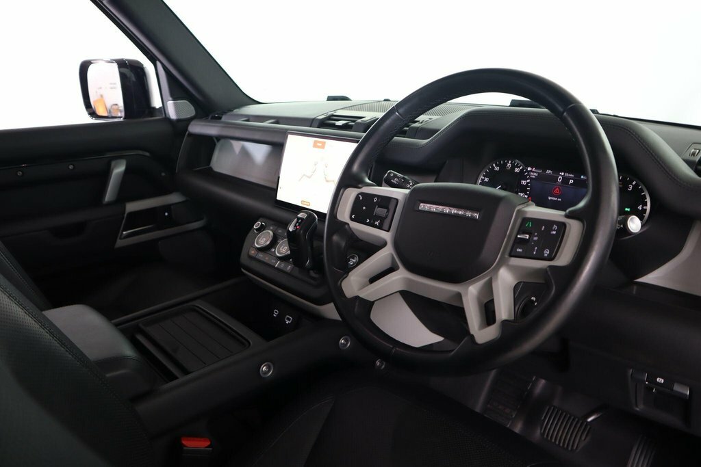 Land Rover Defender 130 3L X-dynamic Hse Black #2