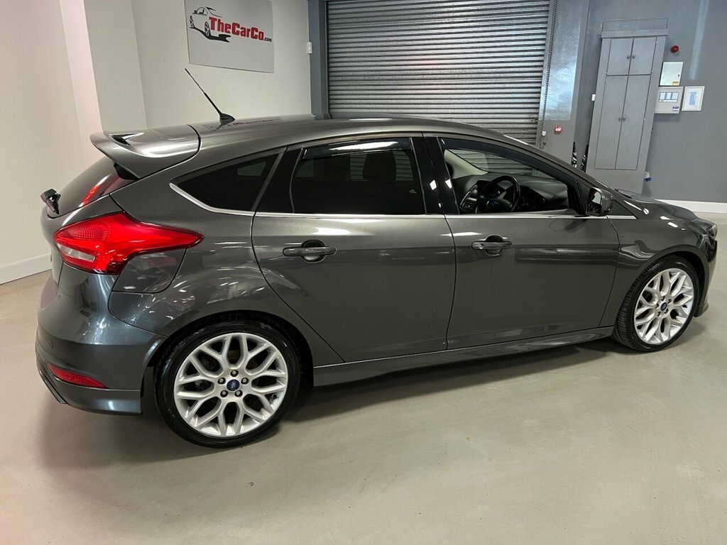 Ford Focus Hatchback MH65YNX Grey #2