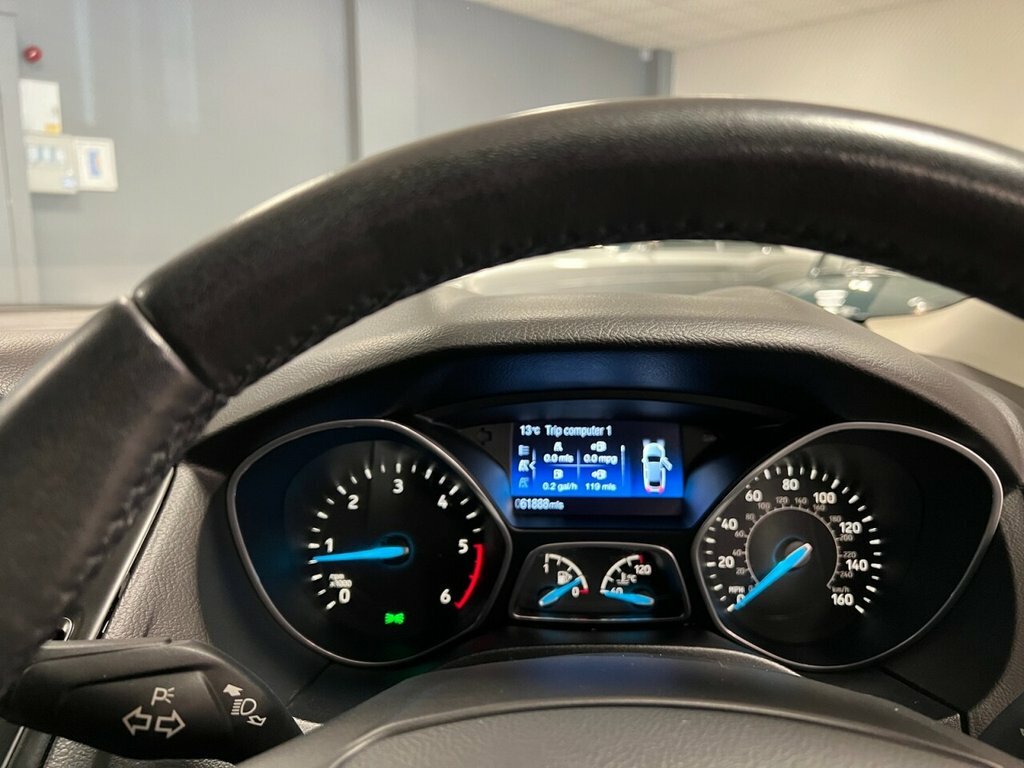 Ford Focus Hatchback MH65YNX Grey #5