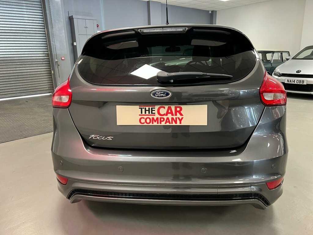 Ford Focus Hatchback MH65YNX Grey #3