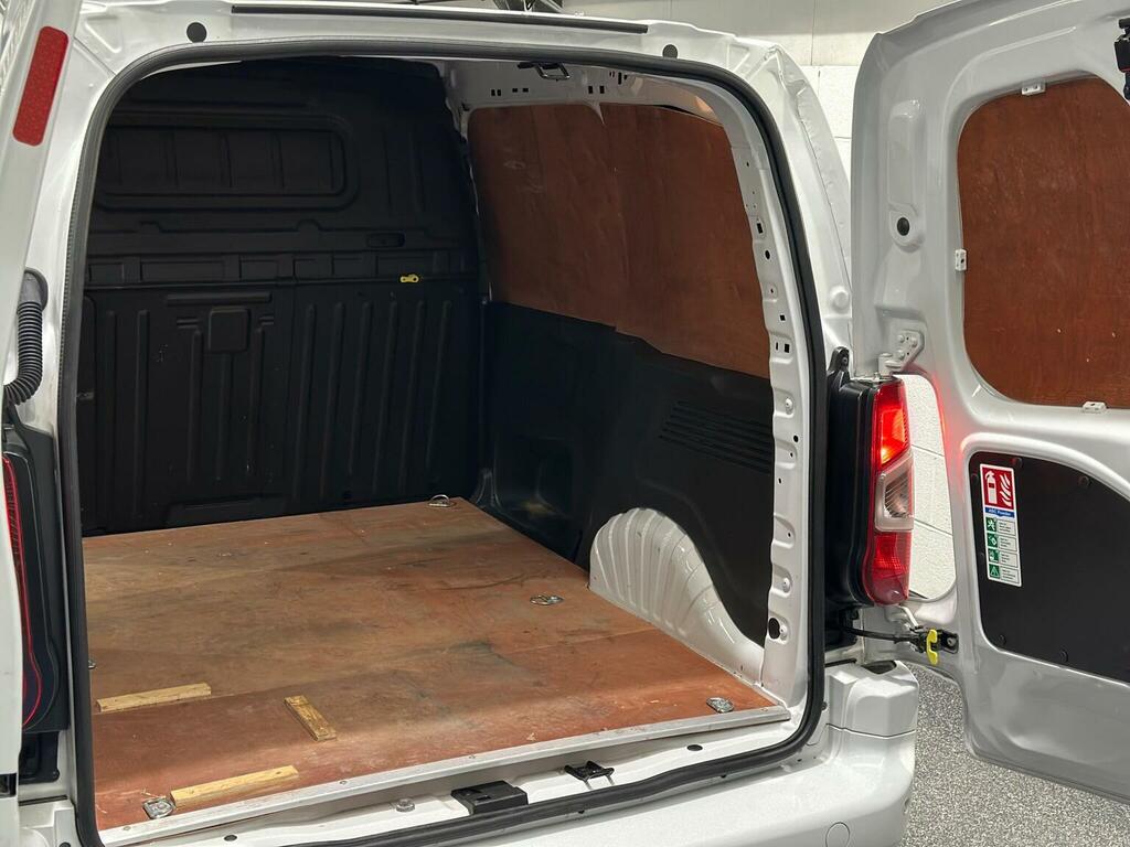 Vauxhall Combo Panel Van 1.5 Turbo D 2000 Sportive L1 H1 Euro 6 5 XGZ6007 White #6