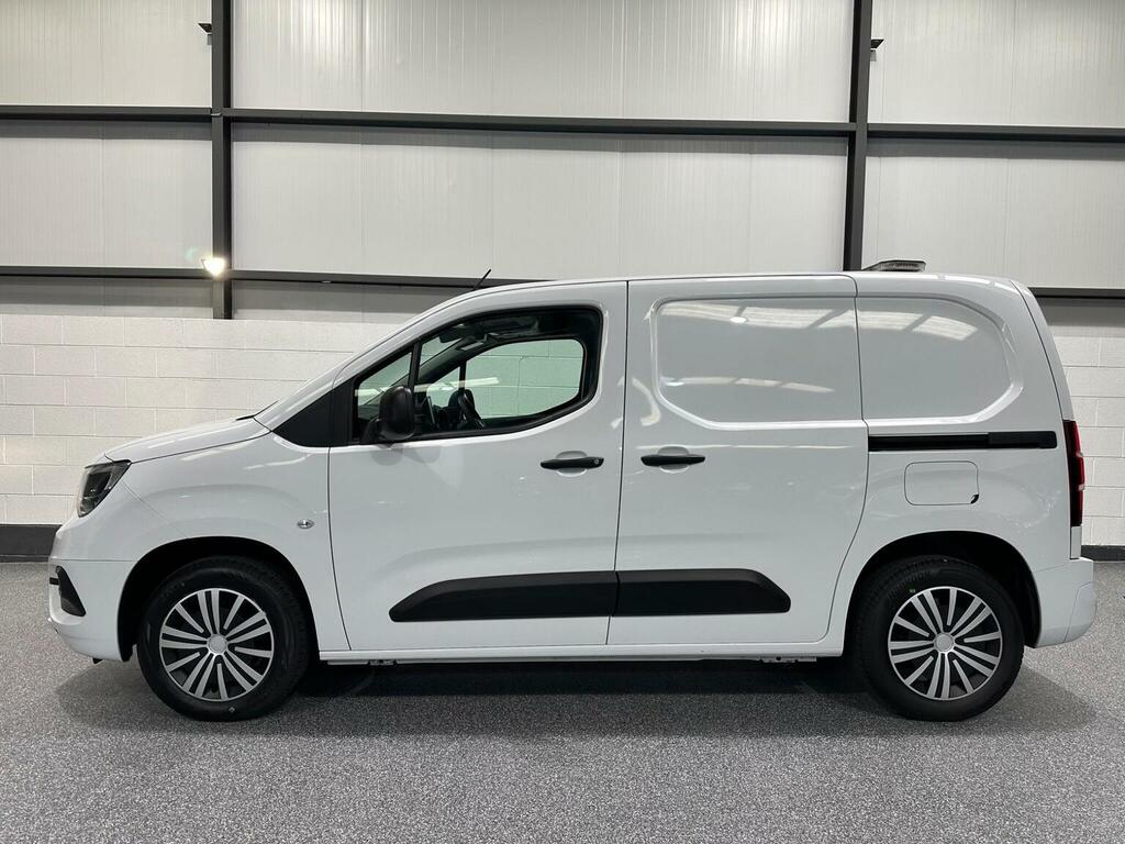 Vauxhall Combo Panel Van 1.5 Turbo D 2000 Sportive L1 H1 Euro 6 5 XGZ6007 White #2