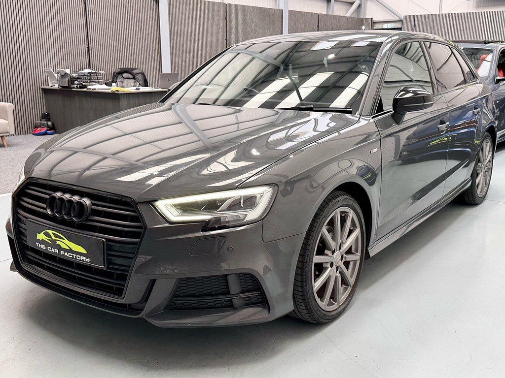 Audi A3 1.5 Tfsi Cod 35 Black Edition Sportback GM19ZZY Grey #3