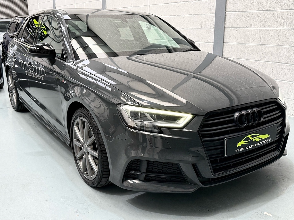 Audi A3 1.5 Tfsi Cod 35 Black Edition Sportback GM19ZZY Grey #2