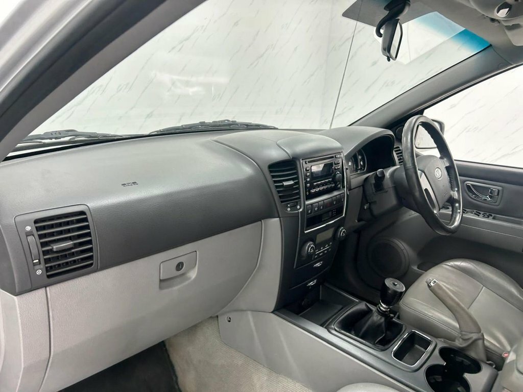 Kia Sorento Titan Silver #12