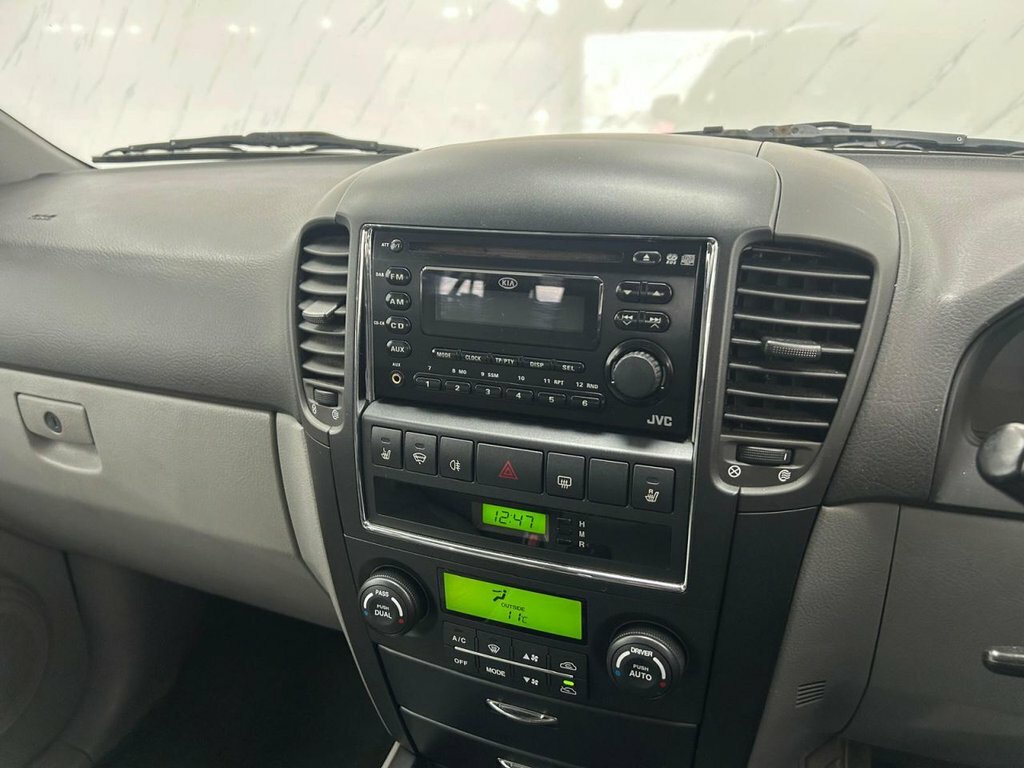Kia Sorento Titan Silver #13