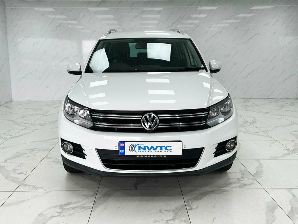 Volkswagen Tiguan 2L Match YR64AKN White #3