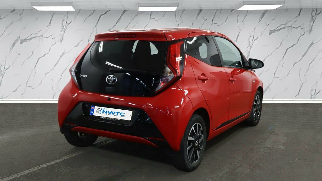 Toyota Aygo 1L X-trend LM71XSW Red #4