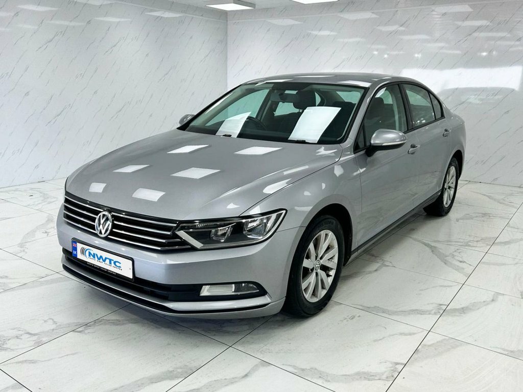 Volkswagen Passat 1.5L S GH19FWJ Silver #4