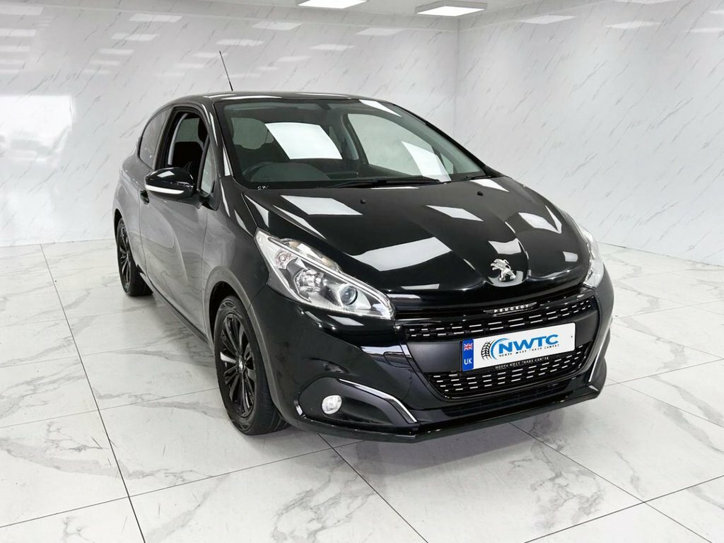 Peugeot 208 1.2L Black Edition VO18HVZ Black #2