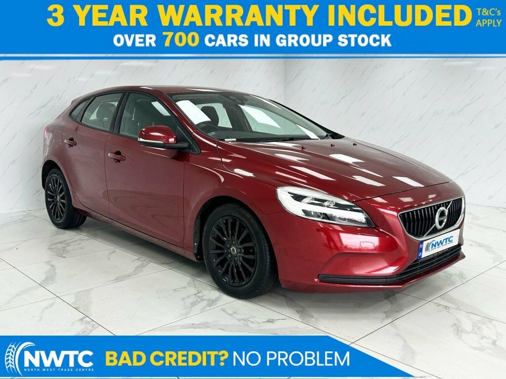 Volvo V40 2L Momentum Red
