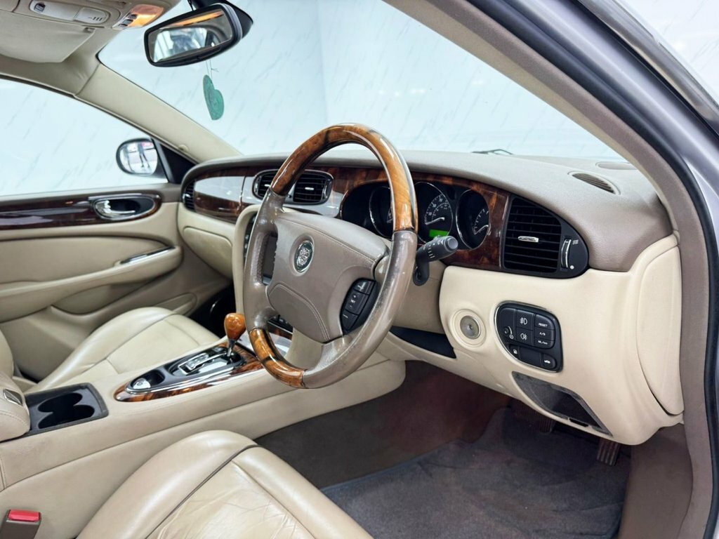 Jaguar XJ V8 Sport Blue #18