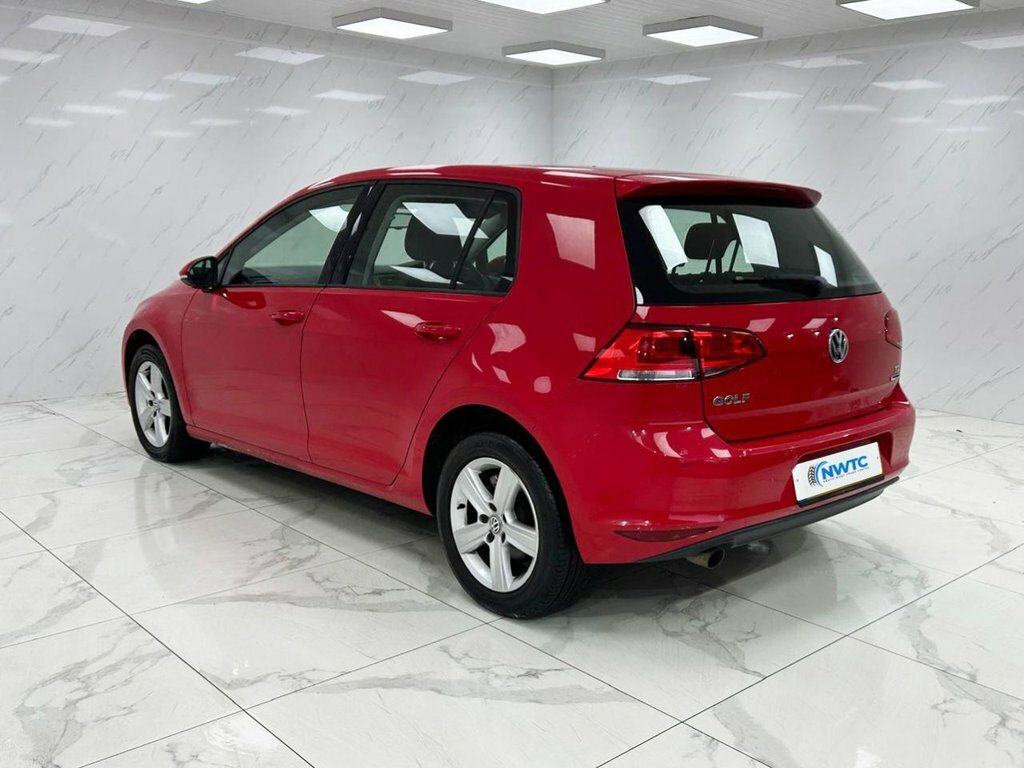 Volkswagen Golf 1.6L Match Red #6