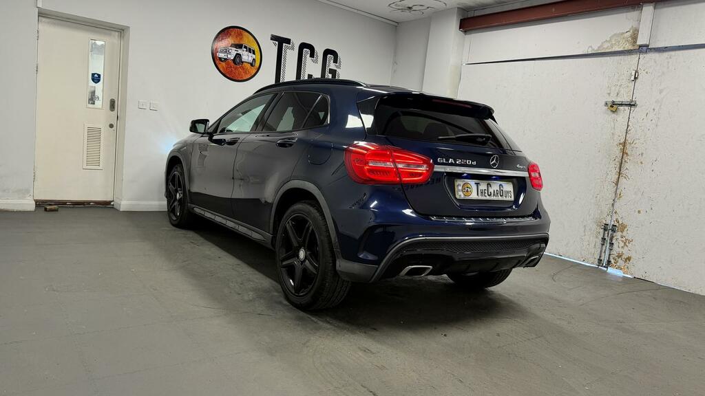 Mercedes-Benz GLA Class 2.1 Gla220d Amg Line Premium Plus Suv Blue #5