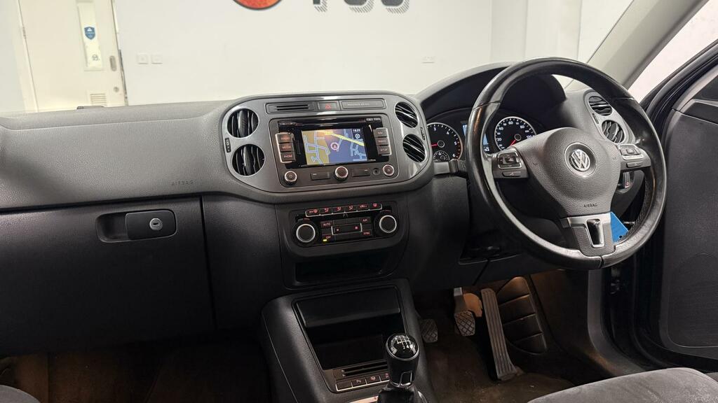 Volkswagen Tiguan 2.0 Tdi Bluemotion Tech Match Suv  Black #2