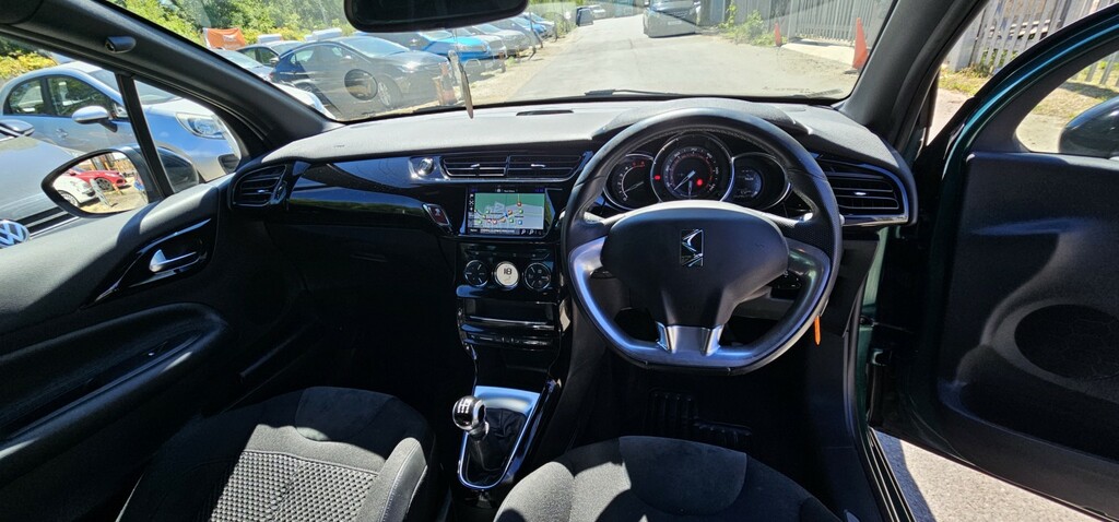 Citroen DS3 Ds Hatchback 1.2 Puretech Elegance Green #9