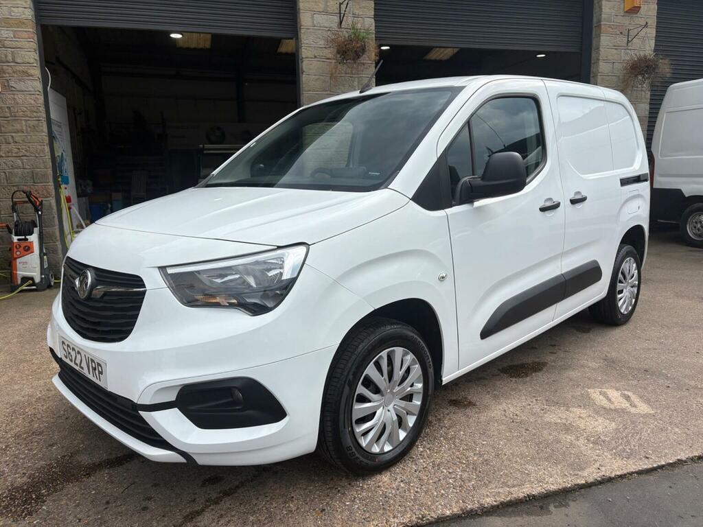 Vauxhall Combo Panel Van 1.5 Turbo D 2300 Sportive L1 H1 Euro 6 4 SG22VRP White #4