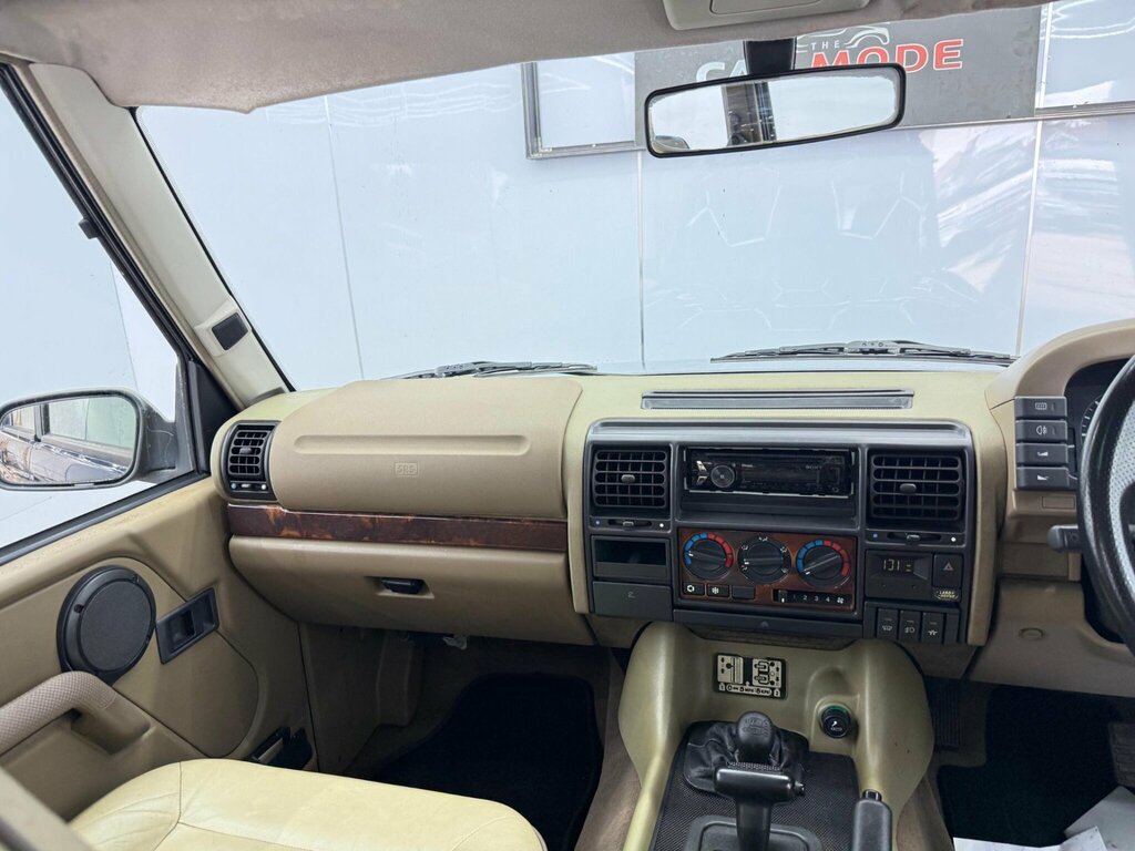Land Rover Discovery V8 Station Wagon Green #15