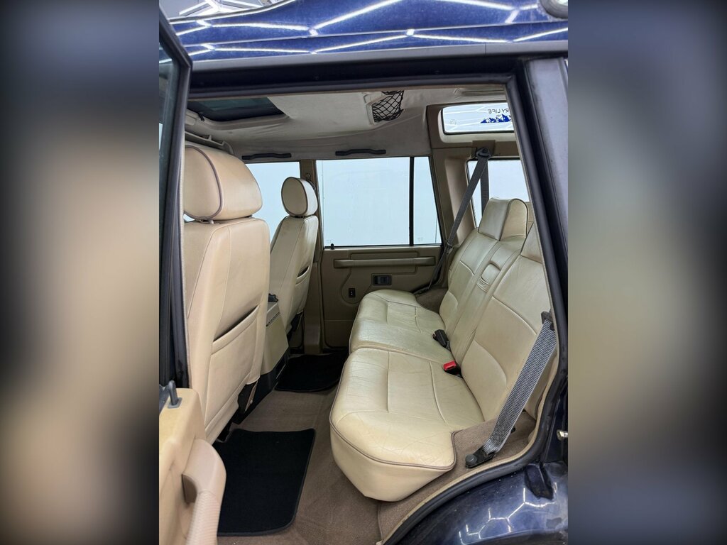 Land Rover Discovery V8 Station Wagon Green #20