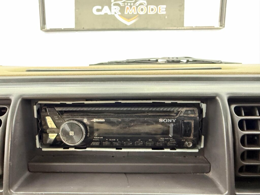 Land Rover Discovery V8 Station Wagon Green #29