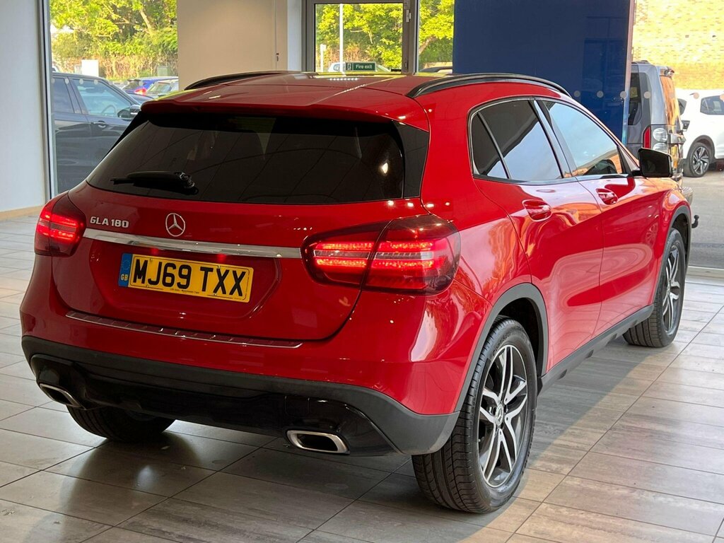 Mercedes-Benz GLA Class 1.6 Gla180 Urban Edition 7G-dct Euro 6 Ss MJ69TXX Red #6