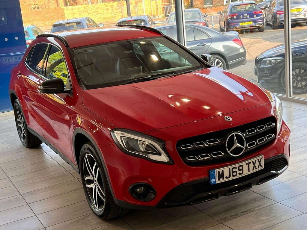 Mercedes-Benz GLA Class 1.6 Gla180 Urban Edition 7G-dct Euro 6 Ss MJ69TXX Red #4
