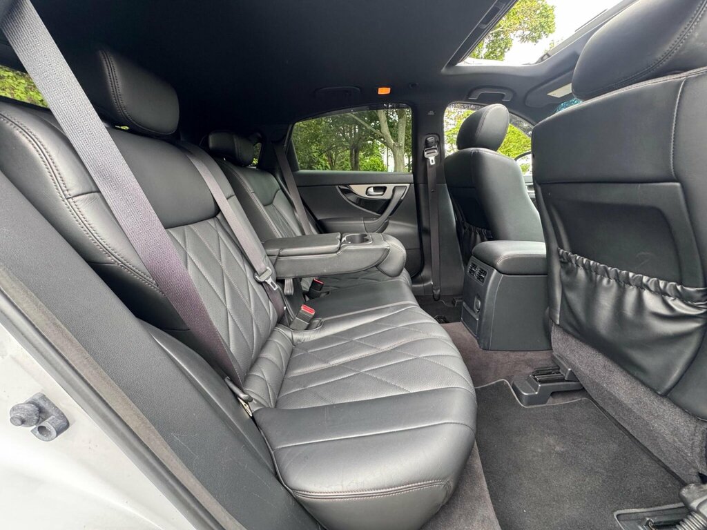 Infiniti FX Fx30d White #26