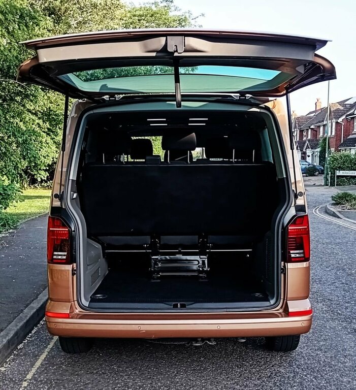 Volkswagen Transporter Shuttle 2L Se CF70KTT Brown #4