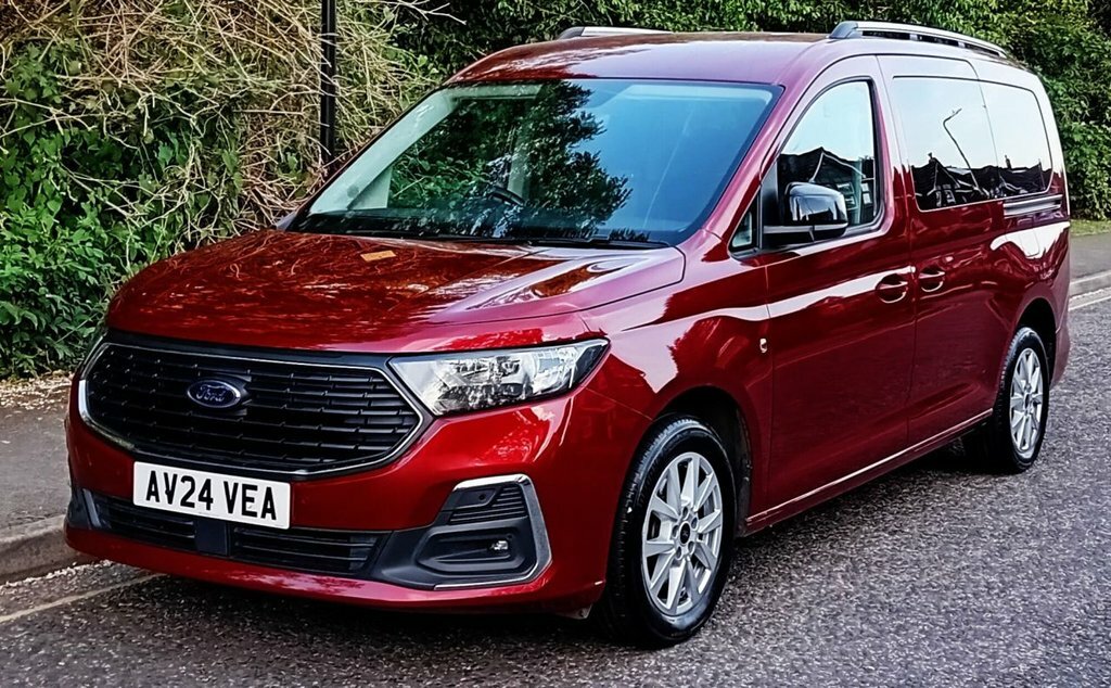 Ford Grand Tourneo Connect 2L Titanium AV24VEA Red #6