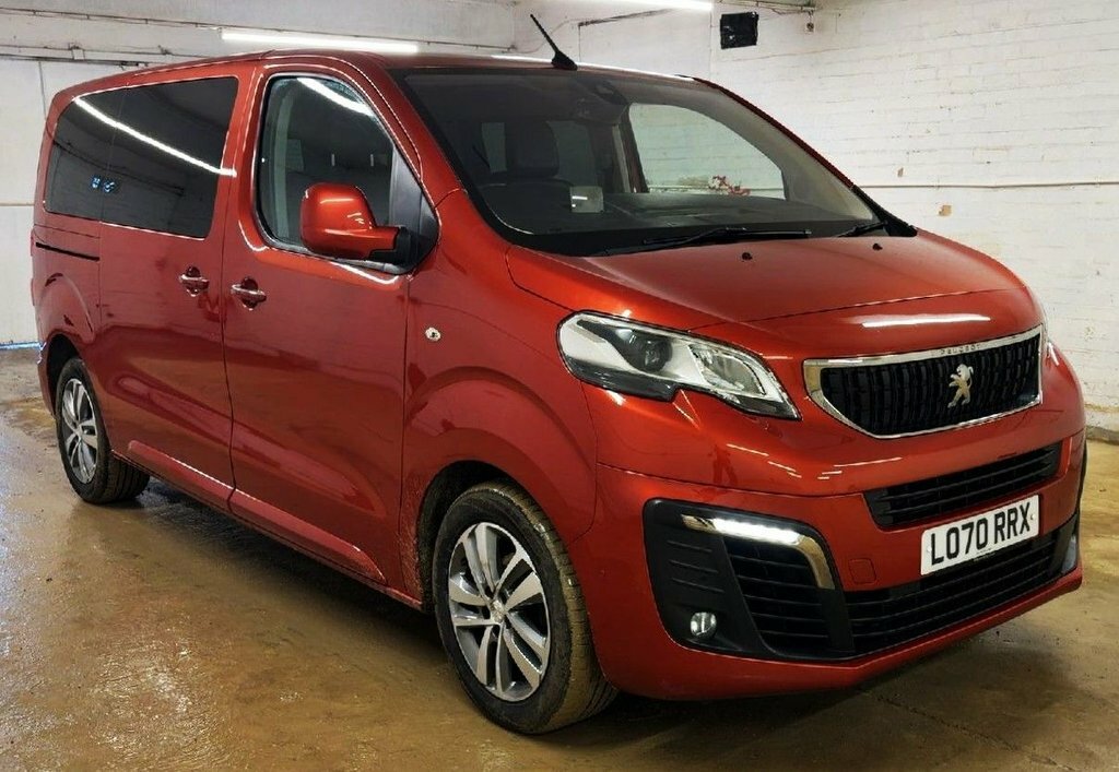 Peugeot Traveller 2L Allure Red