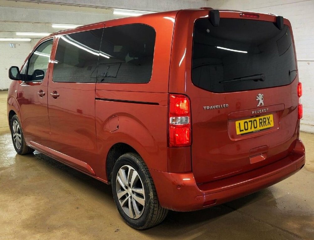 Peugeot Traveller 2L Allure Red #3