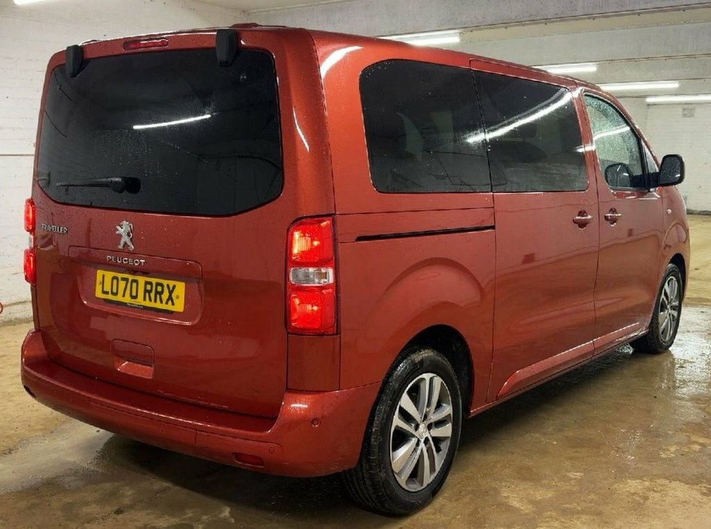 Peugeot Traveller 2L Allure Red #6