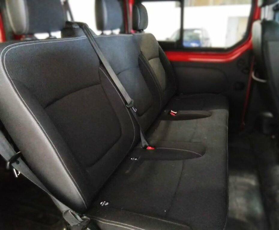 Renault Trafic 2L Sport Nav WG70EWZ Red #6
