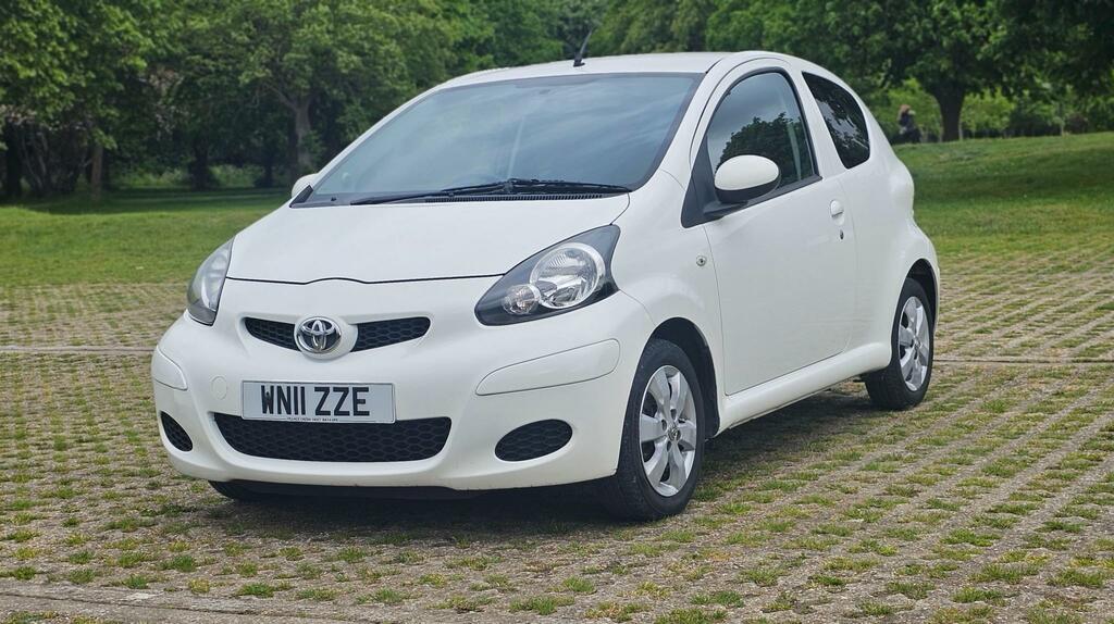 Toyota Aygo 1.0 Vvt-i Go Hatchback White