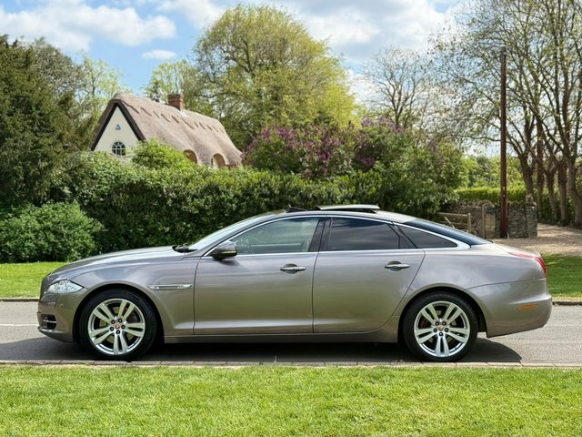 Jaguar XJ 2010 3.0D V6 Premium Luxury Euro 5 C7GCF Grey #6