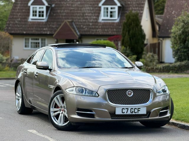 Jaguar XJ 2010 3.0D V6 Premium Luxury Euro 5 Grey
