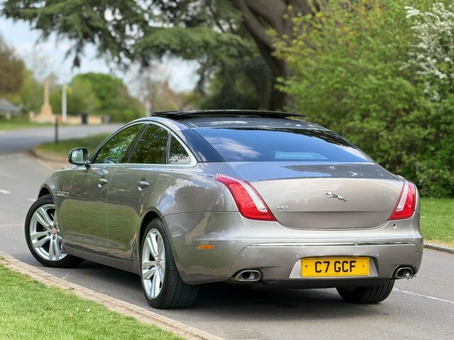 Jaguar XJ 2010 3.0D V6 Premium Luxury Euro 5 C7GCF Grey #2