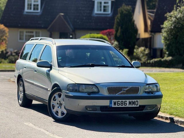 Volvo V70 2.4 170Bhp Red #1