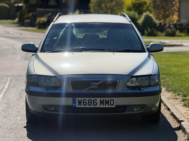 Volvo V70 2.4 170Bhp Red #6