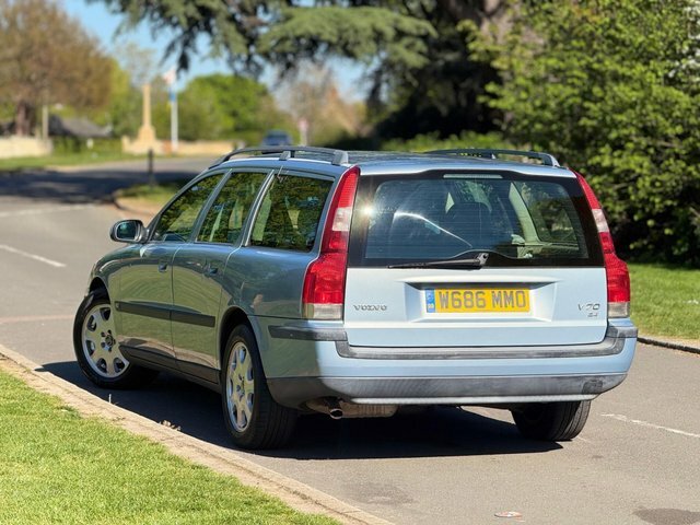 Volvo V70 2.4 170Bhp Red #2