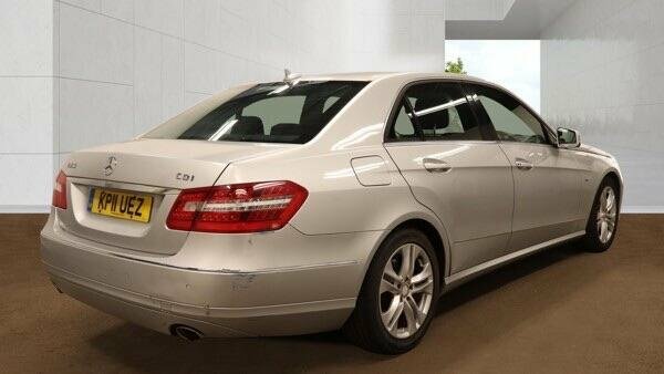 Mercedes-Benz E Class 2011 3.0 E350 Cdi V6 Blueefficiency Avantgarde G-t Silver #3
