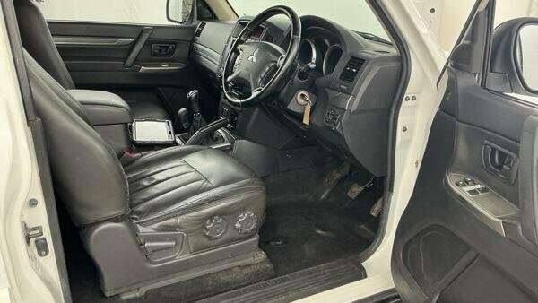 Mitsubishi Shogun 3.2L Di-d Sg2 197 Bhp Black #9