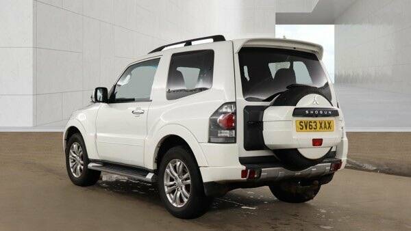 Mitsubishi Shogun 2013 3.2 Di-dc Warrior 4Wd Euro 5 Swb White #4